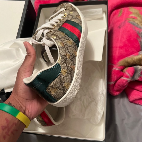 Authentic Men Gucci Shoes - Picture 2 of 4